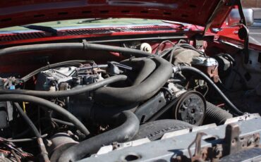 Ford-bronco-4x4-1985-red-12