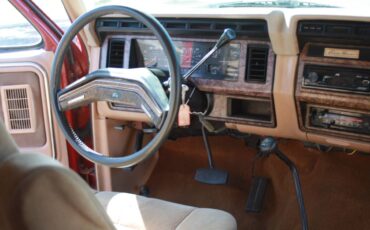Ford-bronco-4x4-1985-red-7