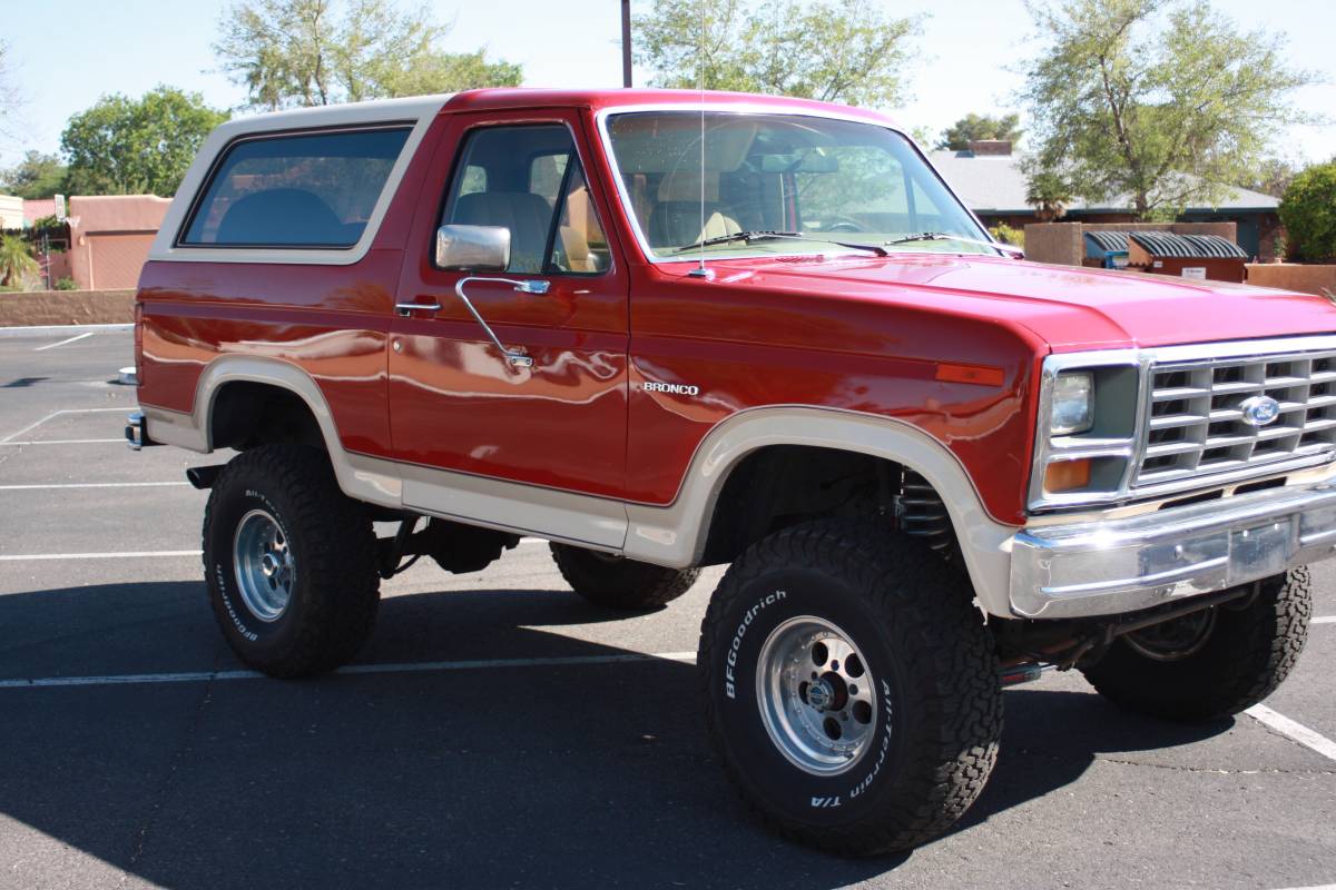 Ford-bronco-4x4-1985-red