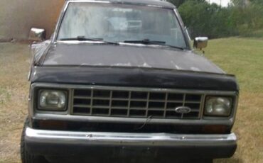 Ford-bronco-4x4-1986-blue-2