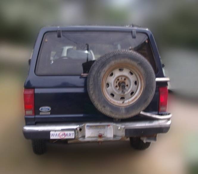 Ford-bronco-4x4-1986-blue-3