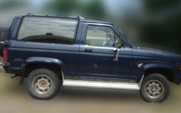 Ford-bronco-4x4-1986-blue