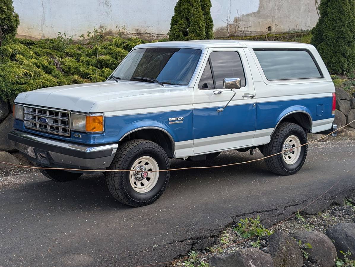 Ford-bronco-4x4-1988-blue-1