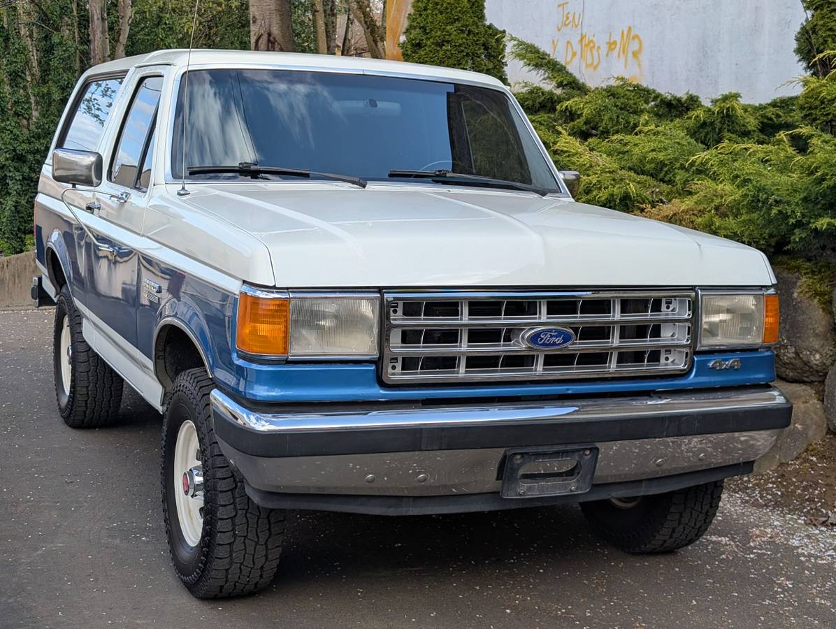 Ford-bronco-4x4-1988-blue