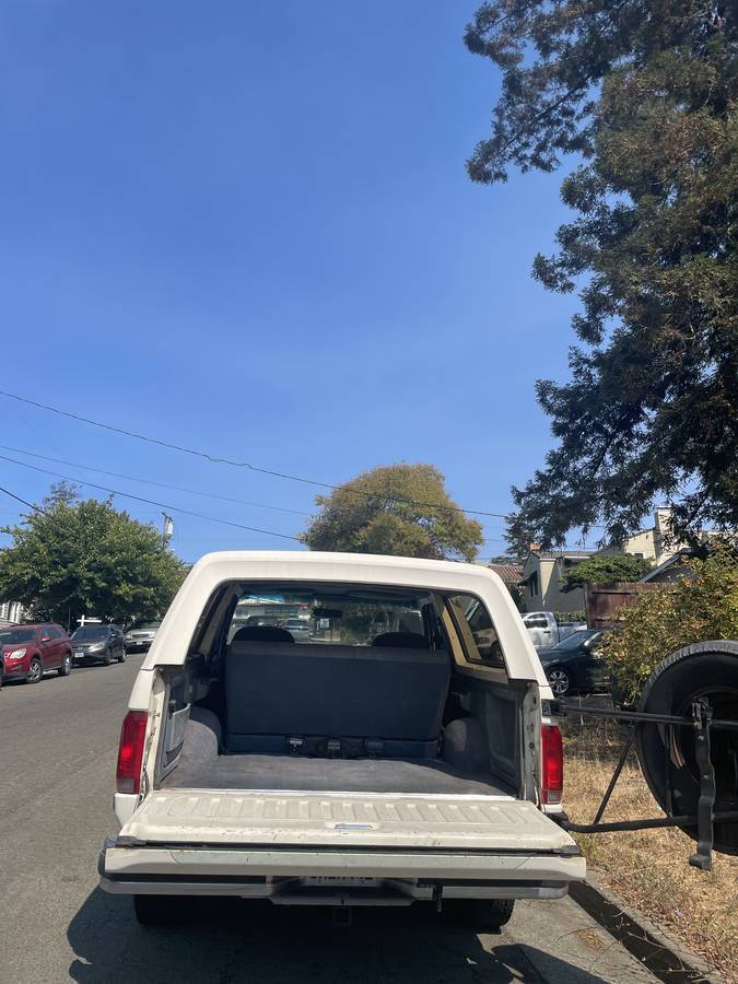 Ford-bronco-4x4-1990-white-4