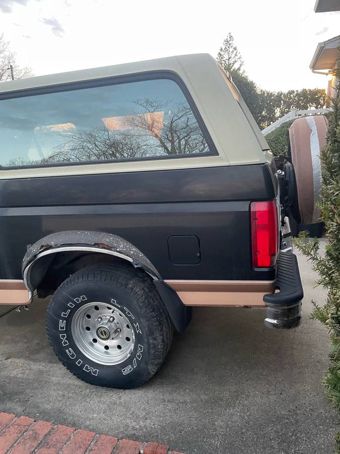 Ford-bronco-4x4-1995-black-3