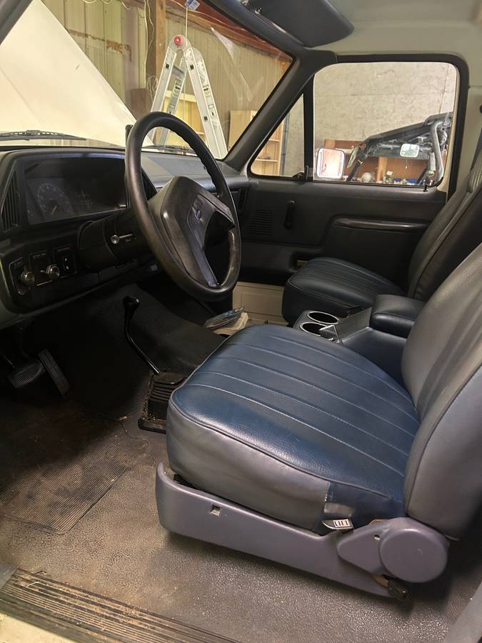 Ford-bronco-coustom-1989-blue-15