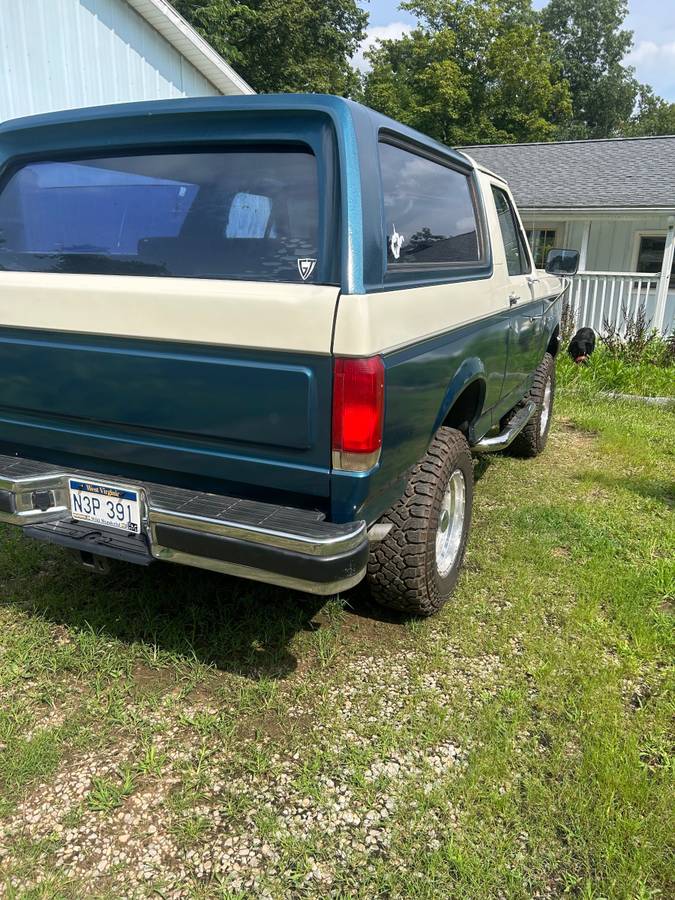 Ford-bronco-coustom-1989-blue-2