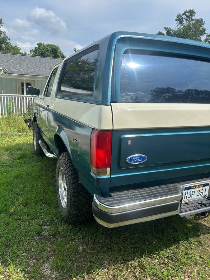 Ford-bronco-coustom-1989-blue-3