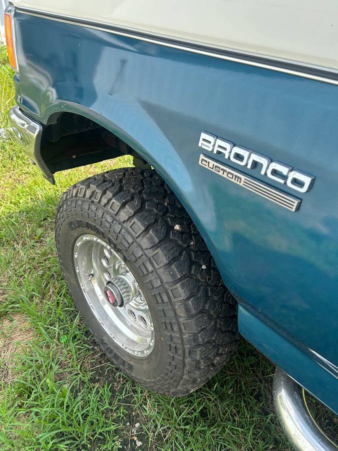 Ford-bronco-coustom-1989-blue-6