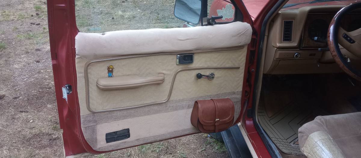 Ford-bronco-eddie-bauer-4x4-1985-red-4