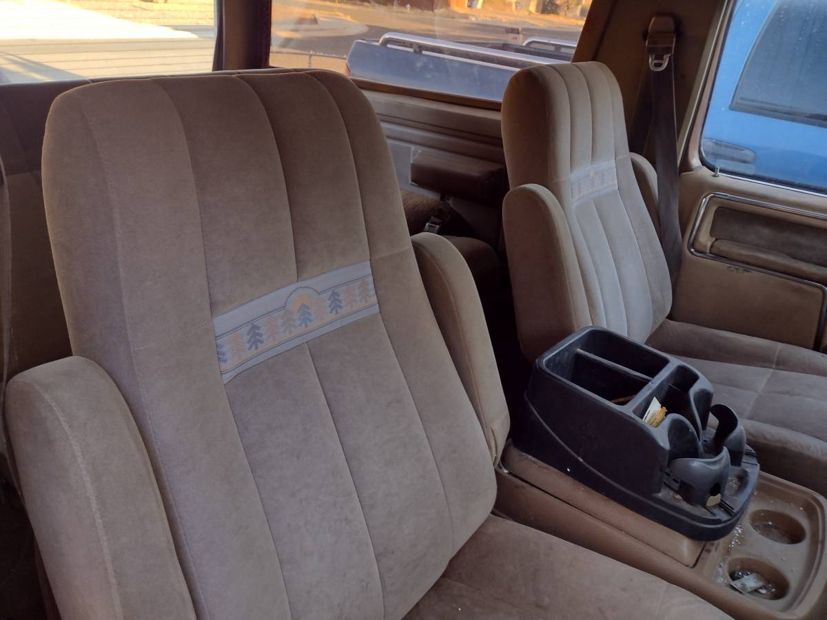 Ford-bronco-eddie-bauer-4x4-1986-brown-14