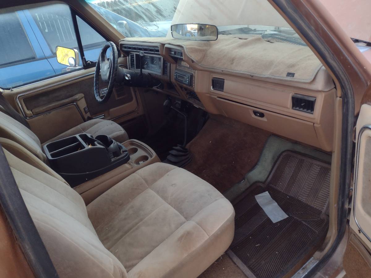 Ford-bronco-eddie-bauer-4x4-1986-brown-15