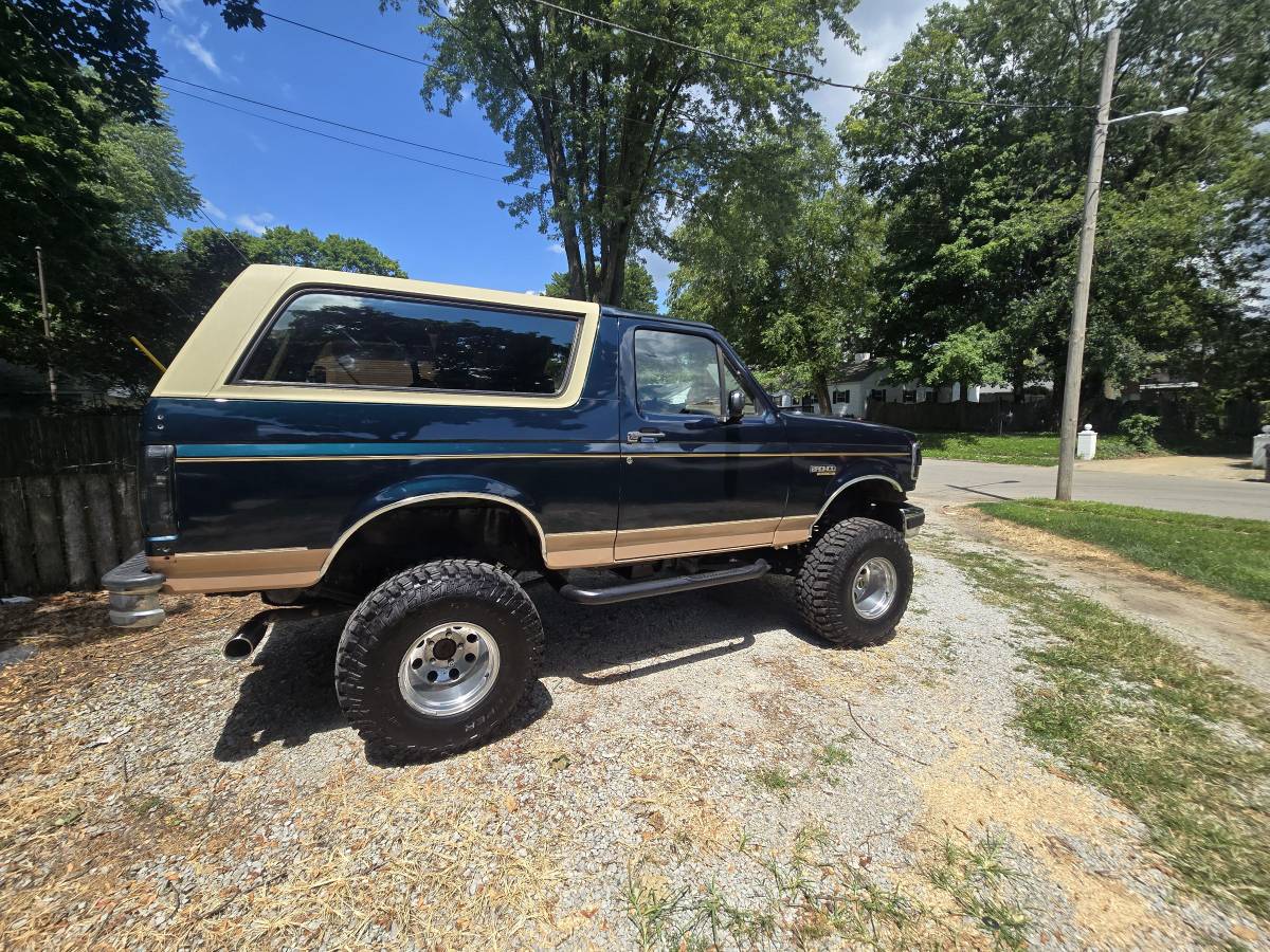 Ford-bronco-eddie-bauer-4x4-1994-green-1
