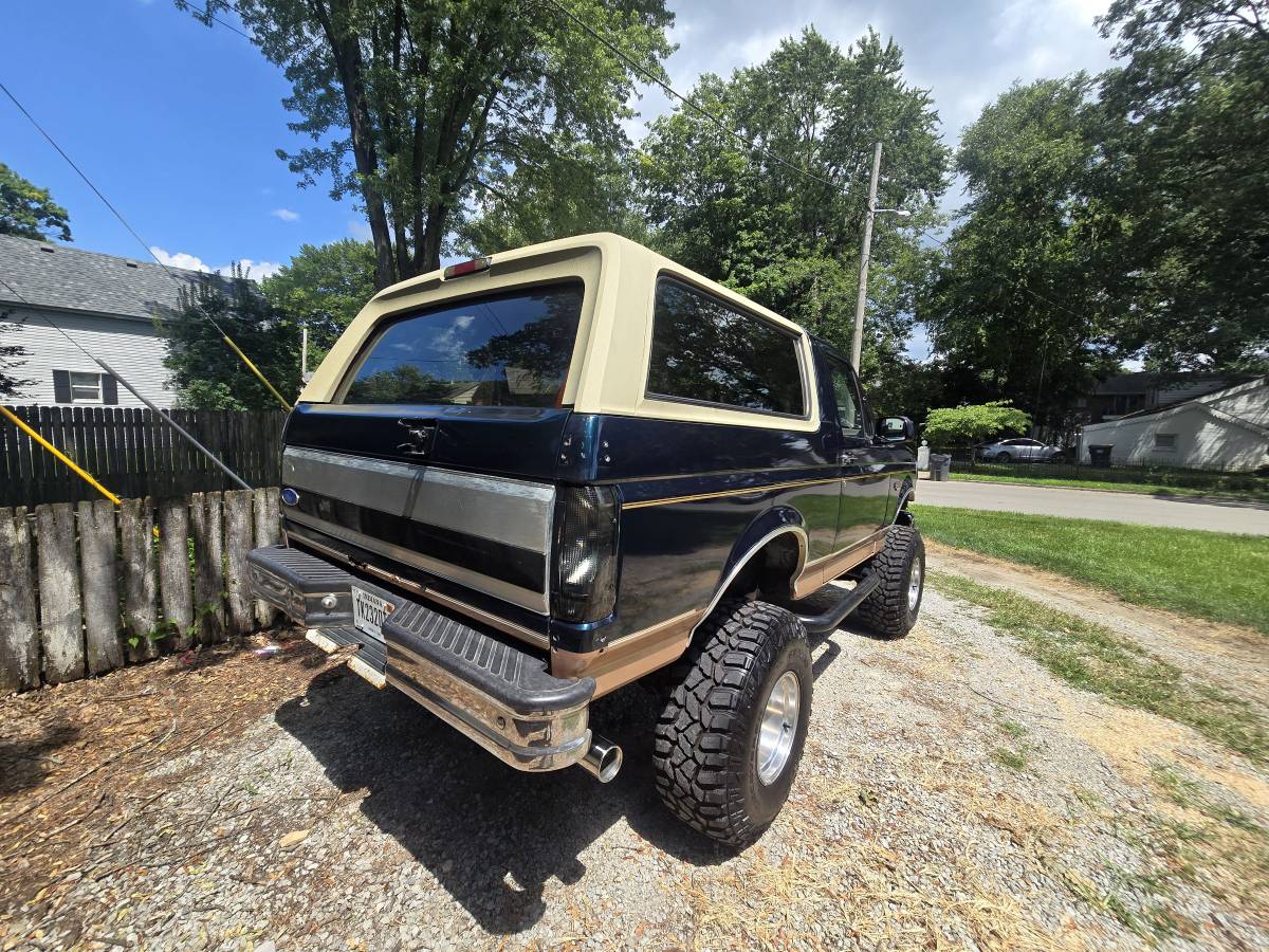 Ford-bronco-eddie-bauer-4x4-1994-green-2