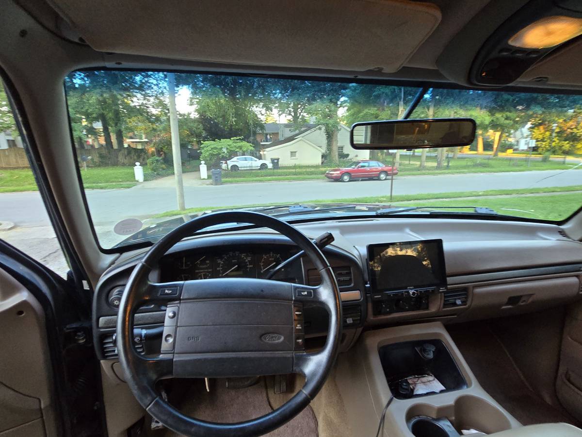 Ford-bronco-eddie-bauer-4x4-1994-green-8