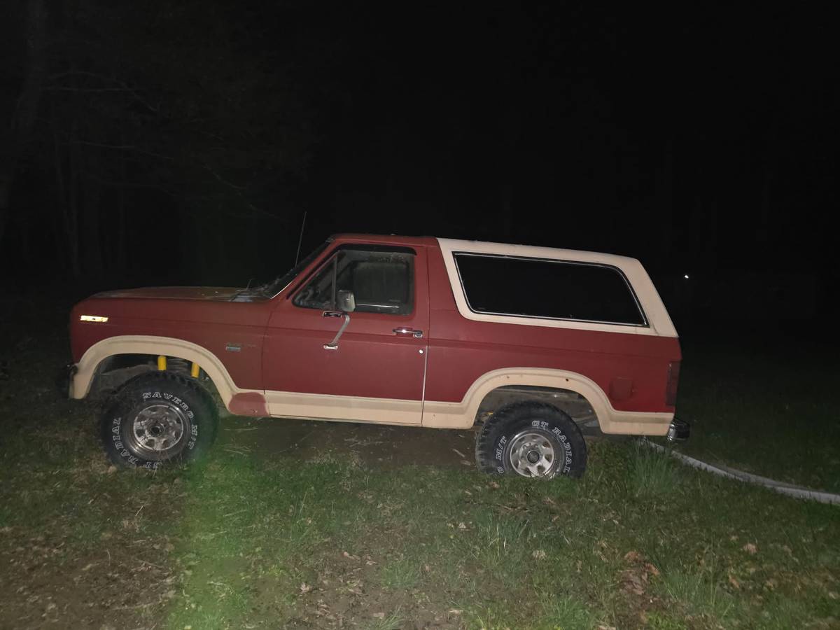 Ford-bronco-eddie-bauer-edition-1986-orange-14