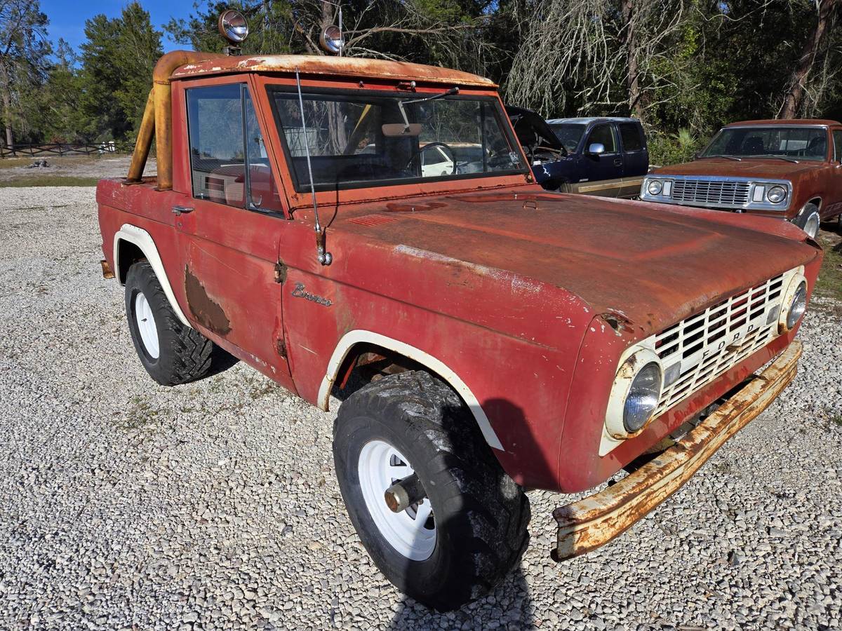Ford-bronco-half-cab-1966-1