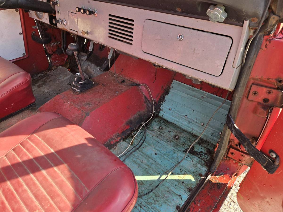 Ford-bronco-half-cab-1966-10