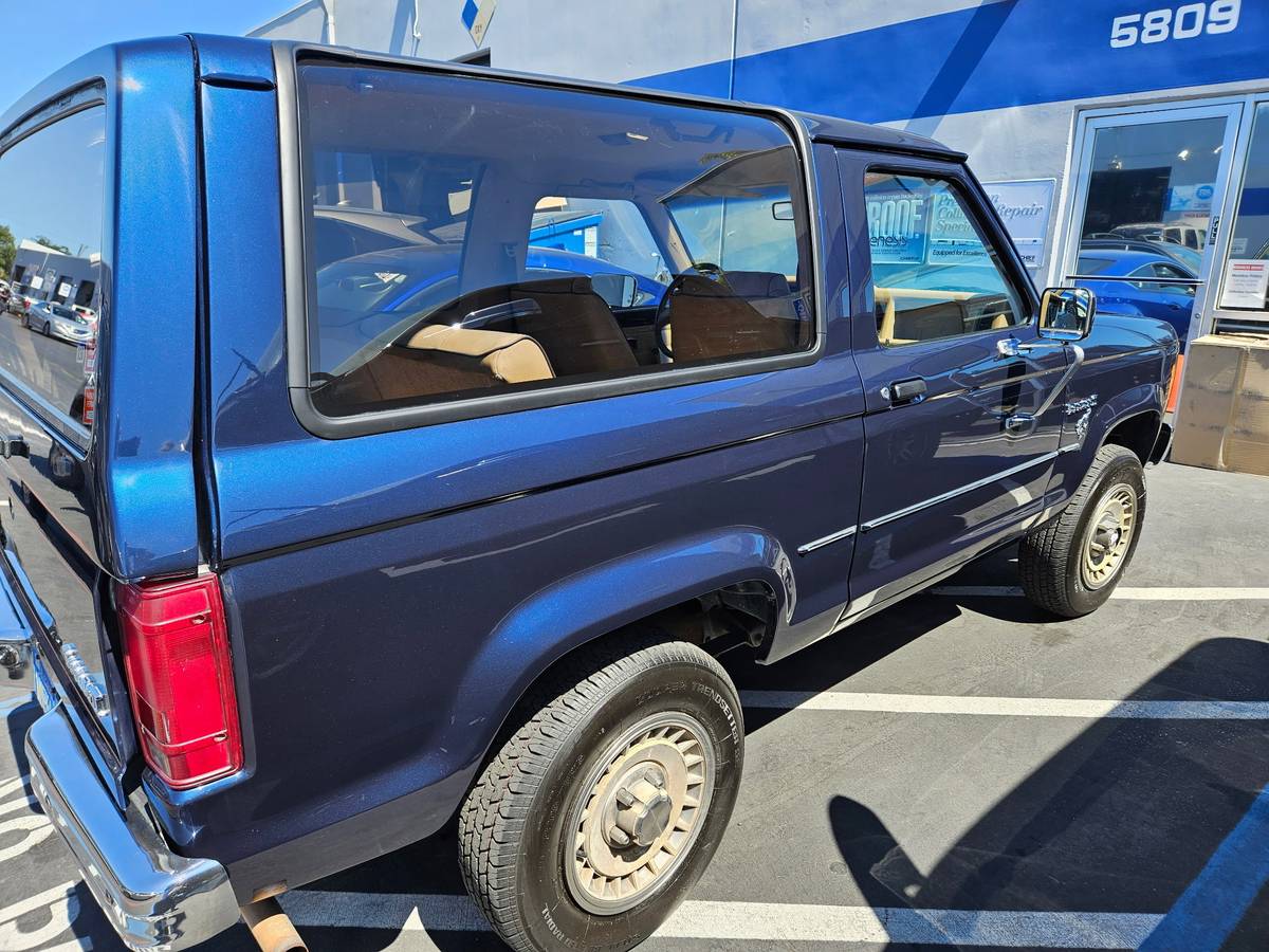 Ford-bronco-ii-1985-blue-3