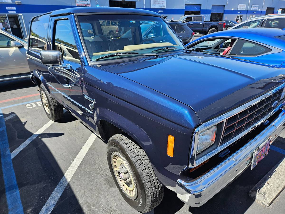 Ford-bronco-ii-1985-blue-4