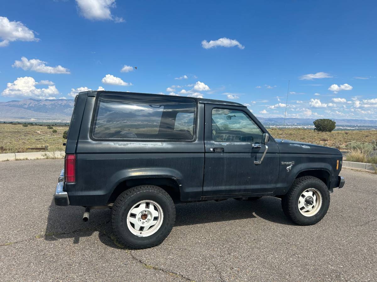 Ford-bronco-ii-1986-blue-1