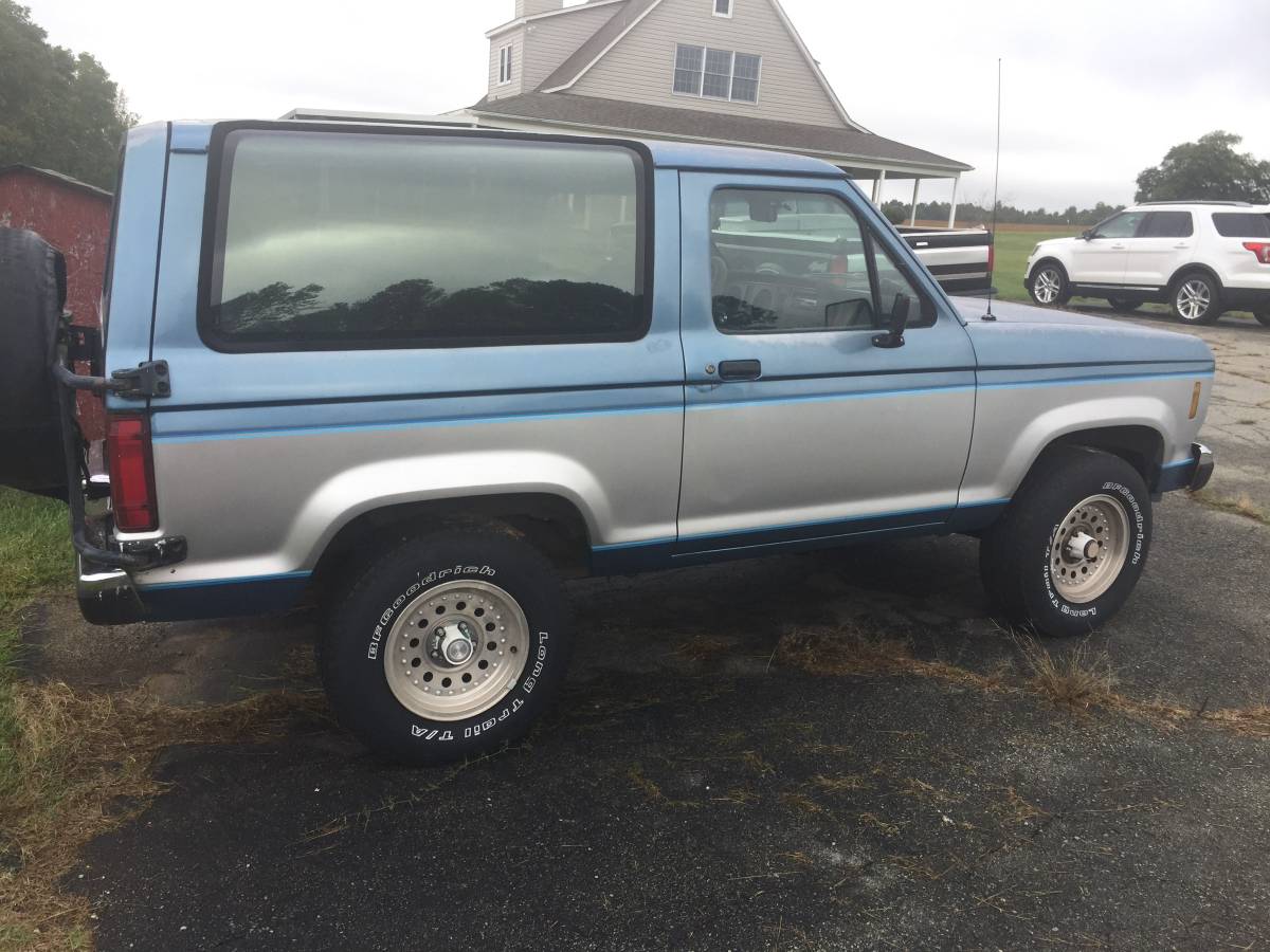 Ford-bronco-ii-1988-blue