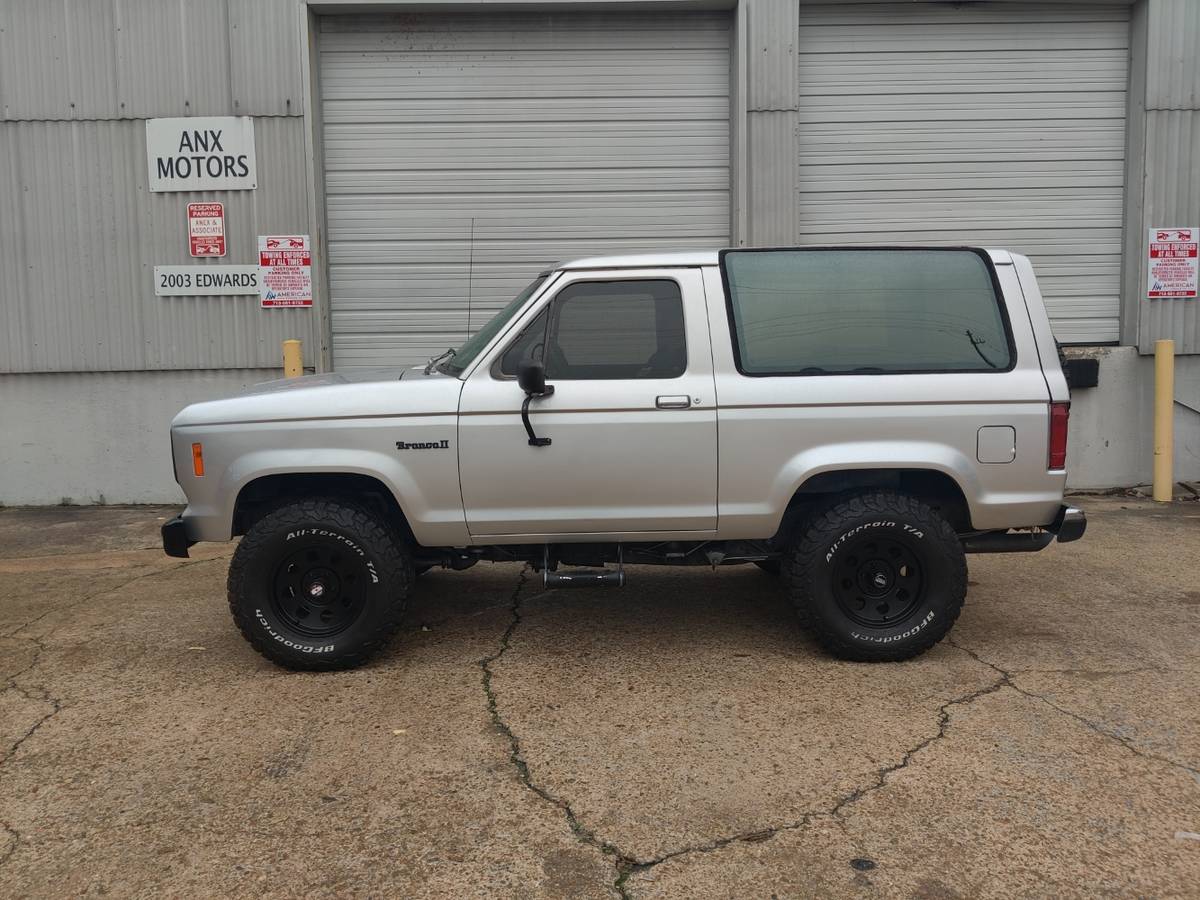Ford-bronco-ii-1988-grey-13