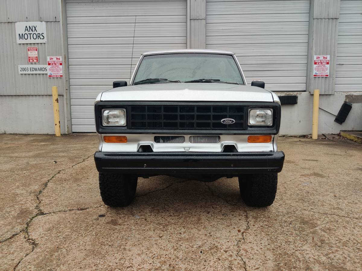 Ford-bronco-ii-1988-grey-19