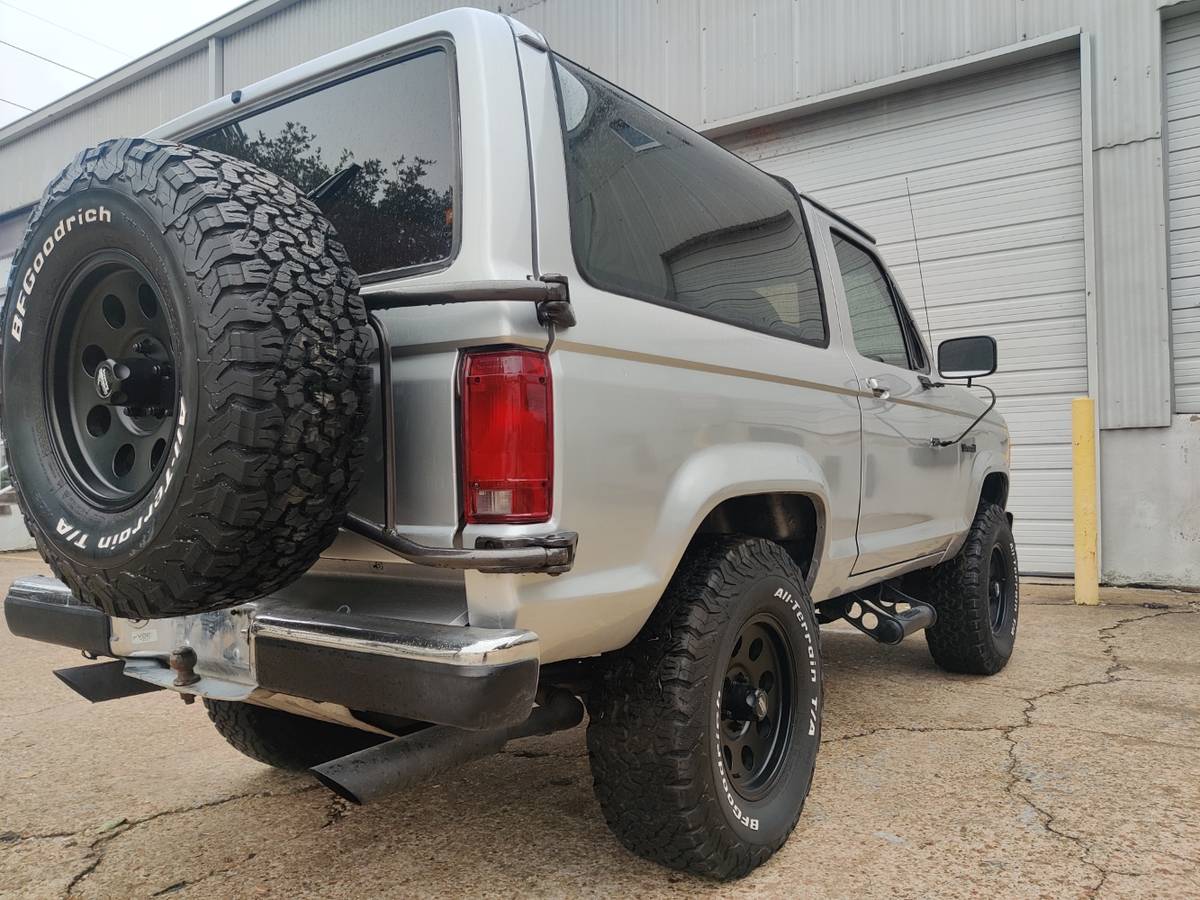 Ford-bronco-ii-1988-grey-24