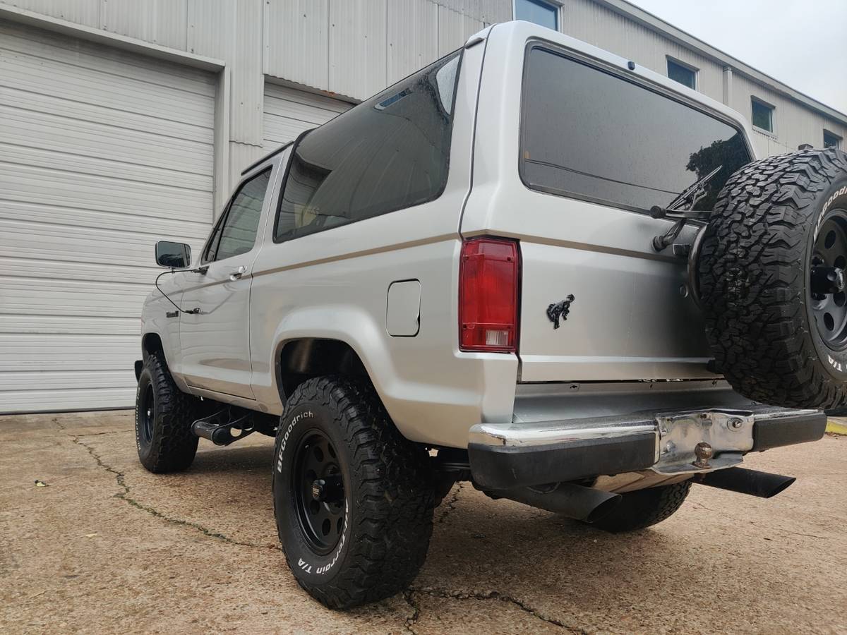 Ford-bronco-ii-1988-grey-25