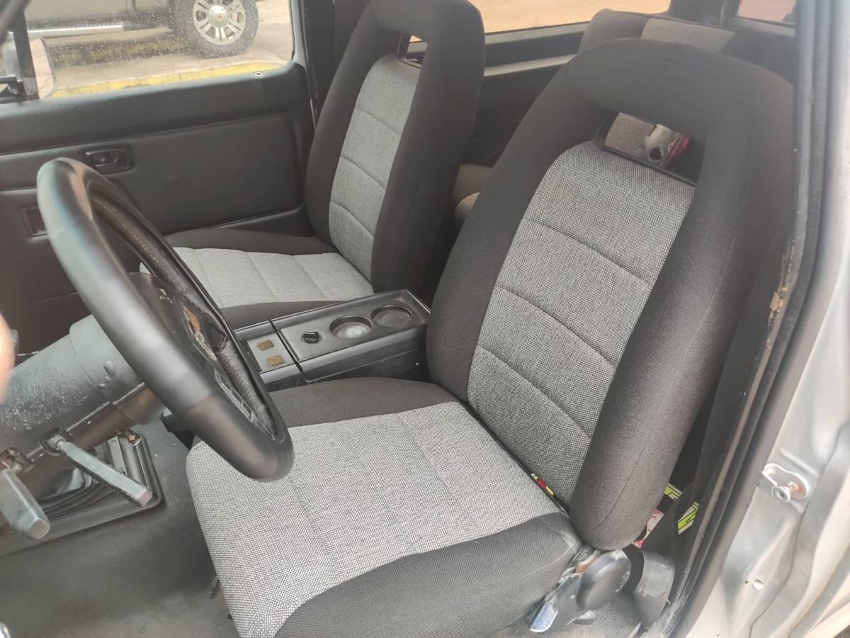 Ford-bronco-ii-1988-grey-33