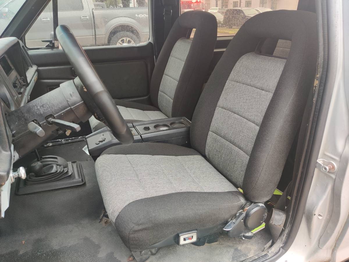 Ford-bronco-ii-1988-grey-34