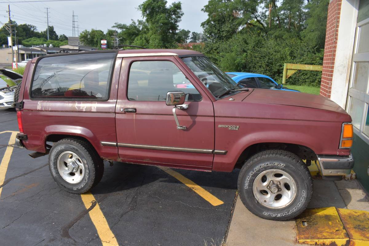 Ford-bronco-ii-1989-1