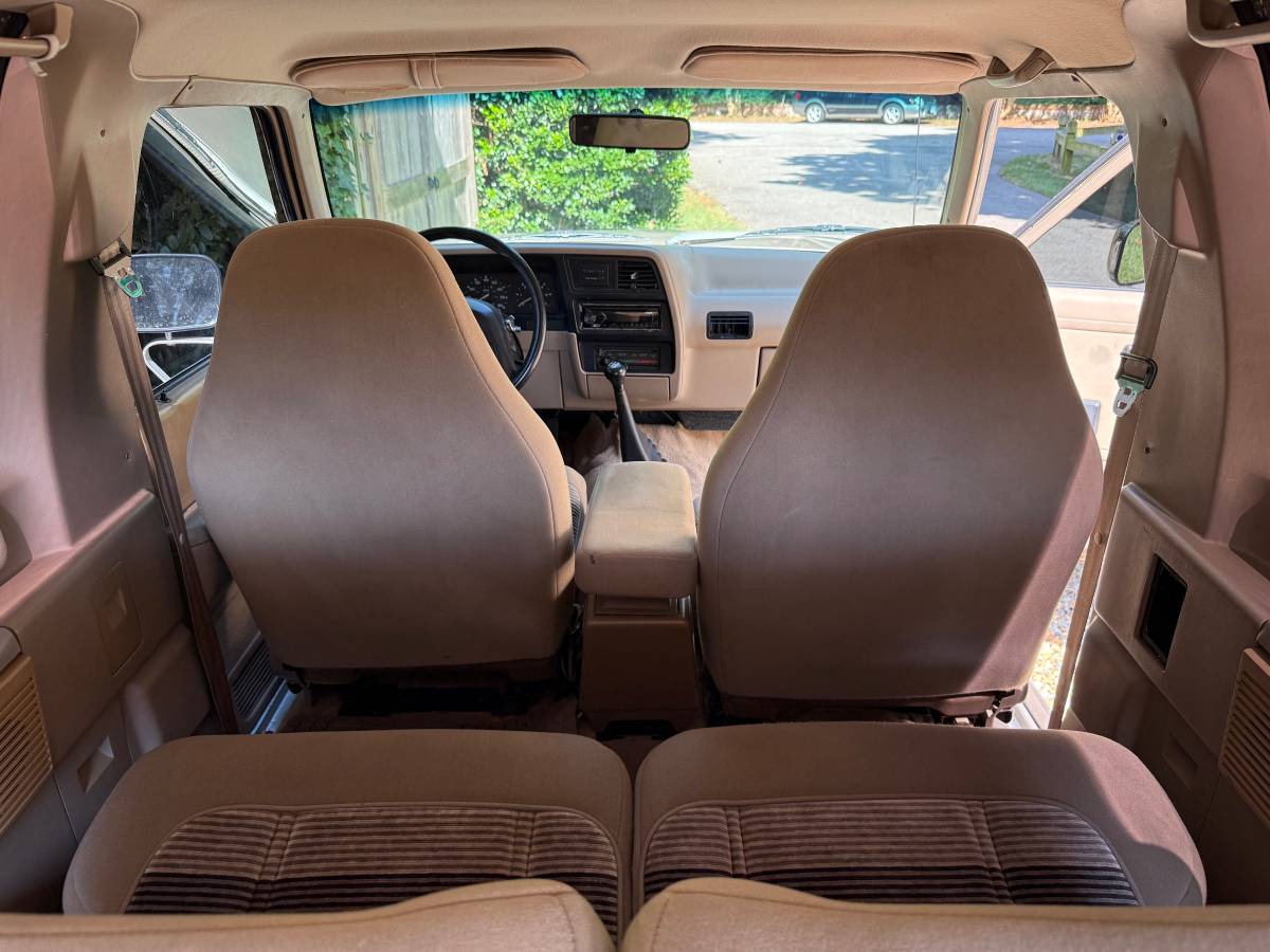 Ford-bronco-ii-1990-white-10