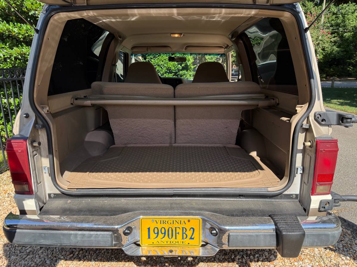 Ford-bronco-ii-1990-white-12