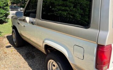 Ford-bronco-ii-1990-white-2