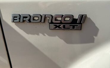 Ford-bronco-ii-1990-white-4