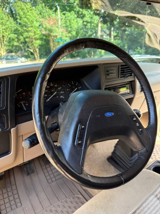 Ford-bronco-ii-1990-white-6