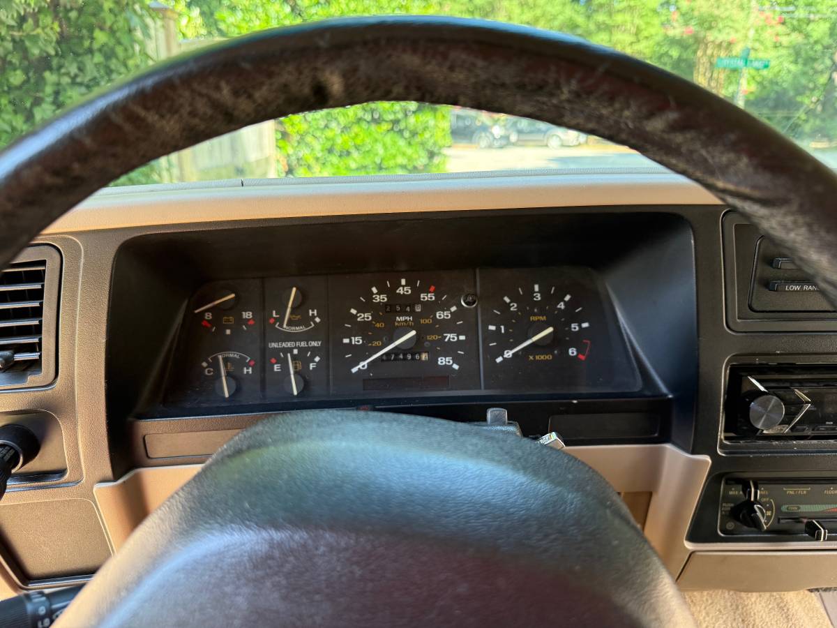 Ford-bronco-ii-1990-white-7