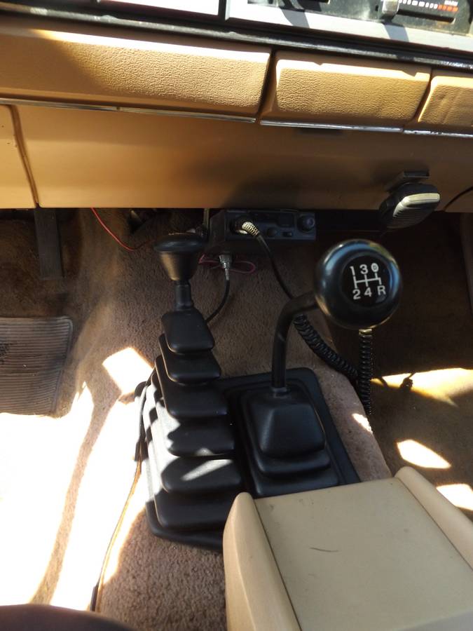 Ford-bronco-ii-xl-1984-custom-8