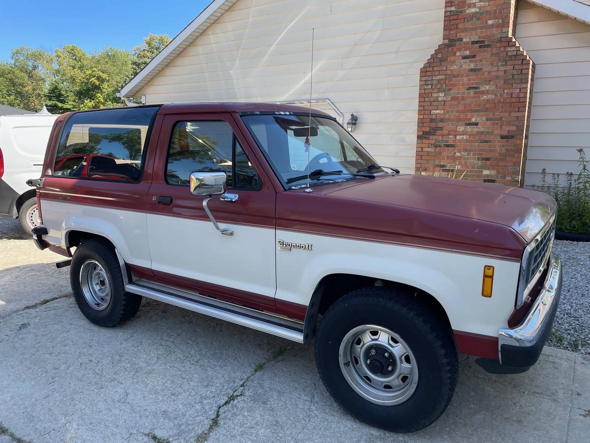 Ford-bronco-ii-xl-1987-red-2