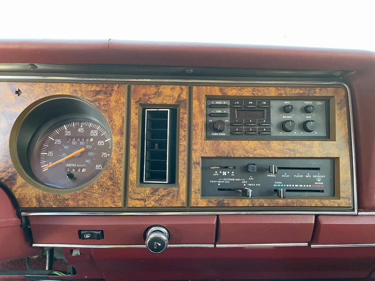 Ford-bronco-ii-xl-1987-red-8