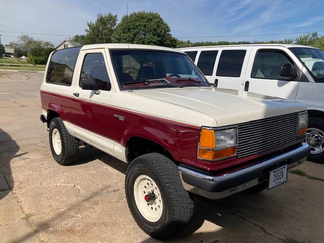Ford-bronco-ll-1989-white-3