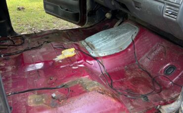 Ford-bronco-sport-1993-red-11