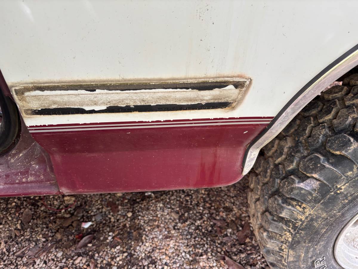 Ford-bronco-sport-1993-red-14