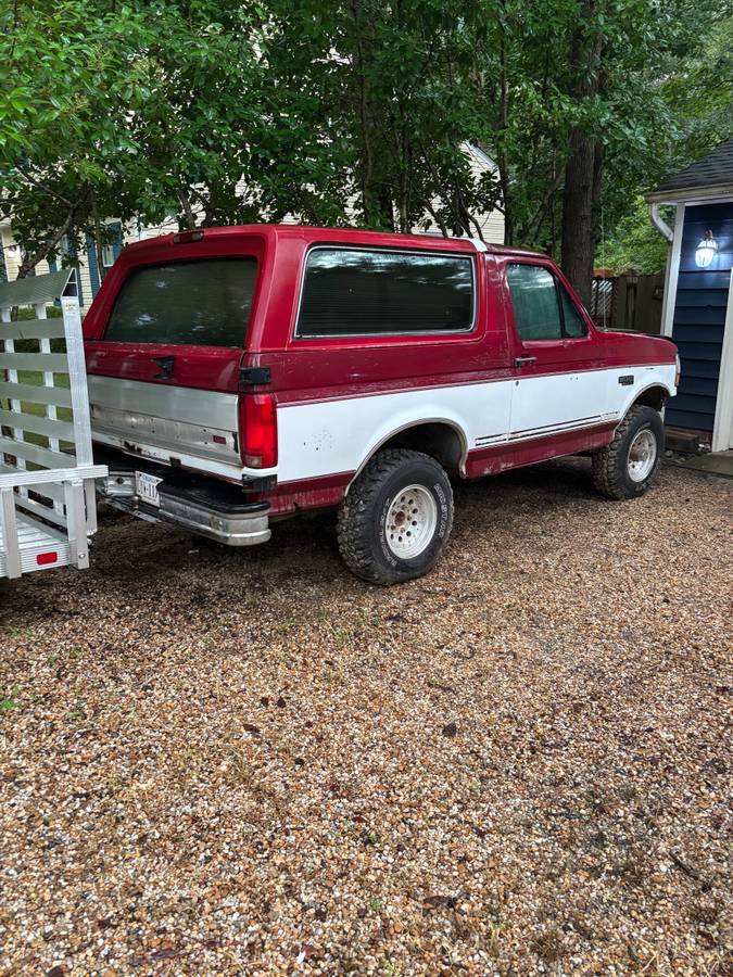 Ford-bronco-sport-1993-red-4