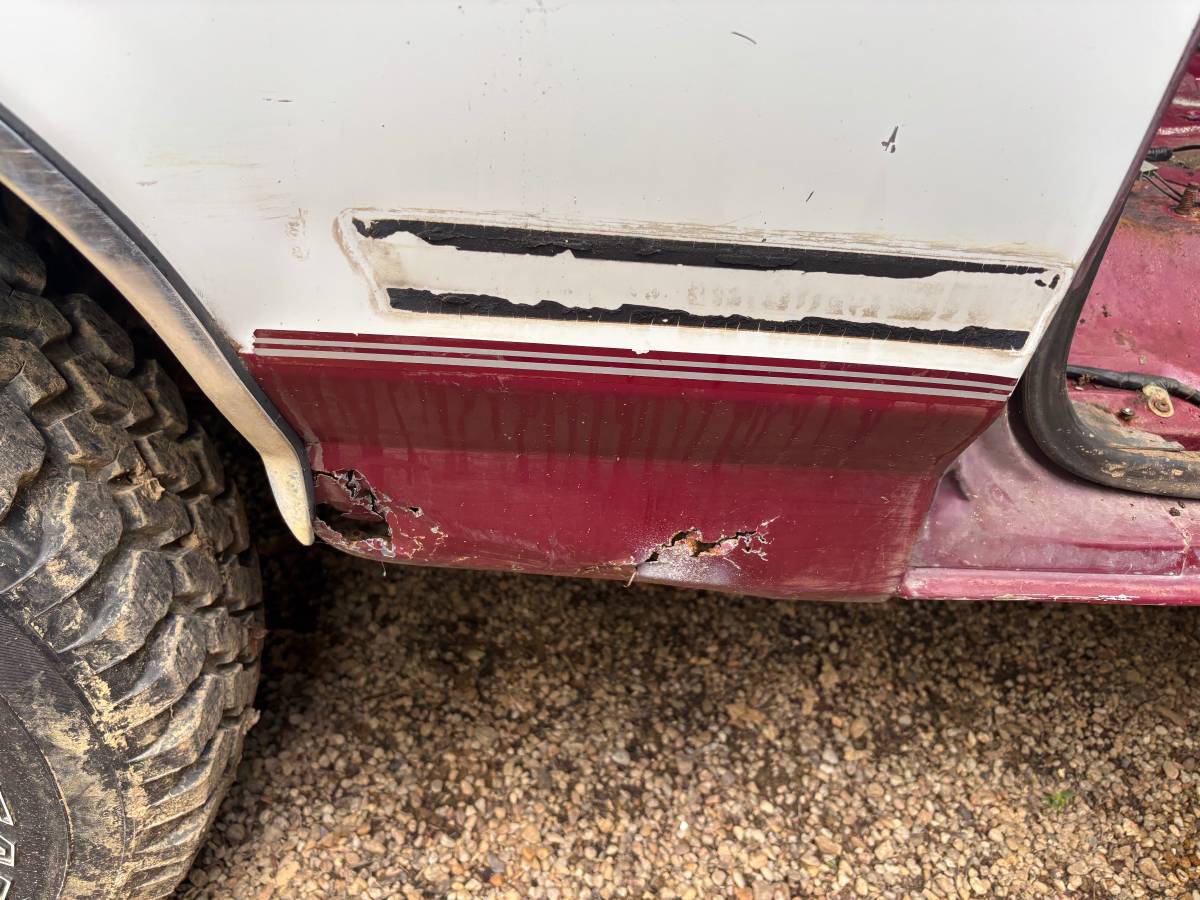 Ford-bronco-sport-1993-red-6