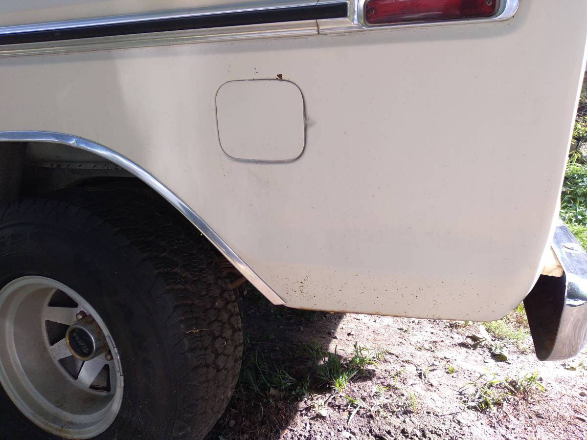 Ford-bronco-xlt-1979-white-3