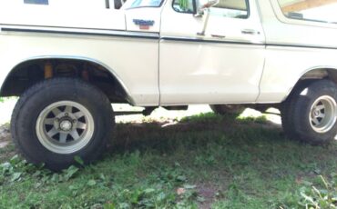 Ford-bronco-xlt-1979-white